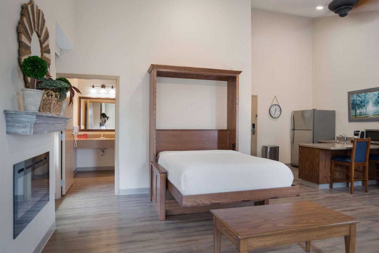 Surestay Plus Hotel By Best Western Elizabethtown Hershey Εξωτερικό φωτογραφία